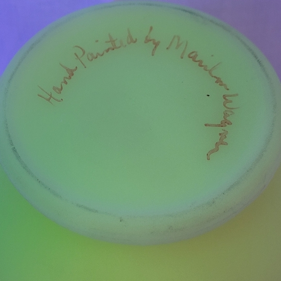 Sold* Fenton Hand Painted Marilyn Wagner Satin Uranium Glass Bowl - Picture 8 of 9